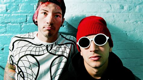 Download Two Pilots Sound